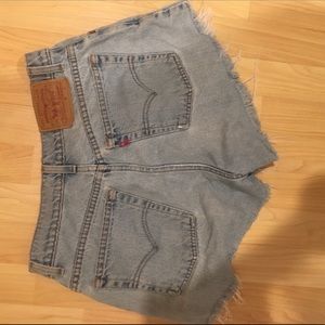 Size 6 Levi cutoff shorts